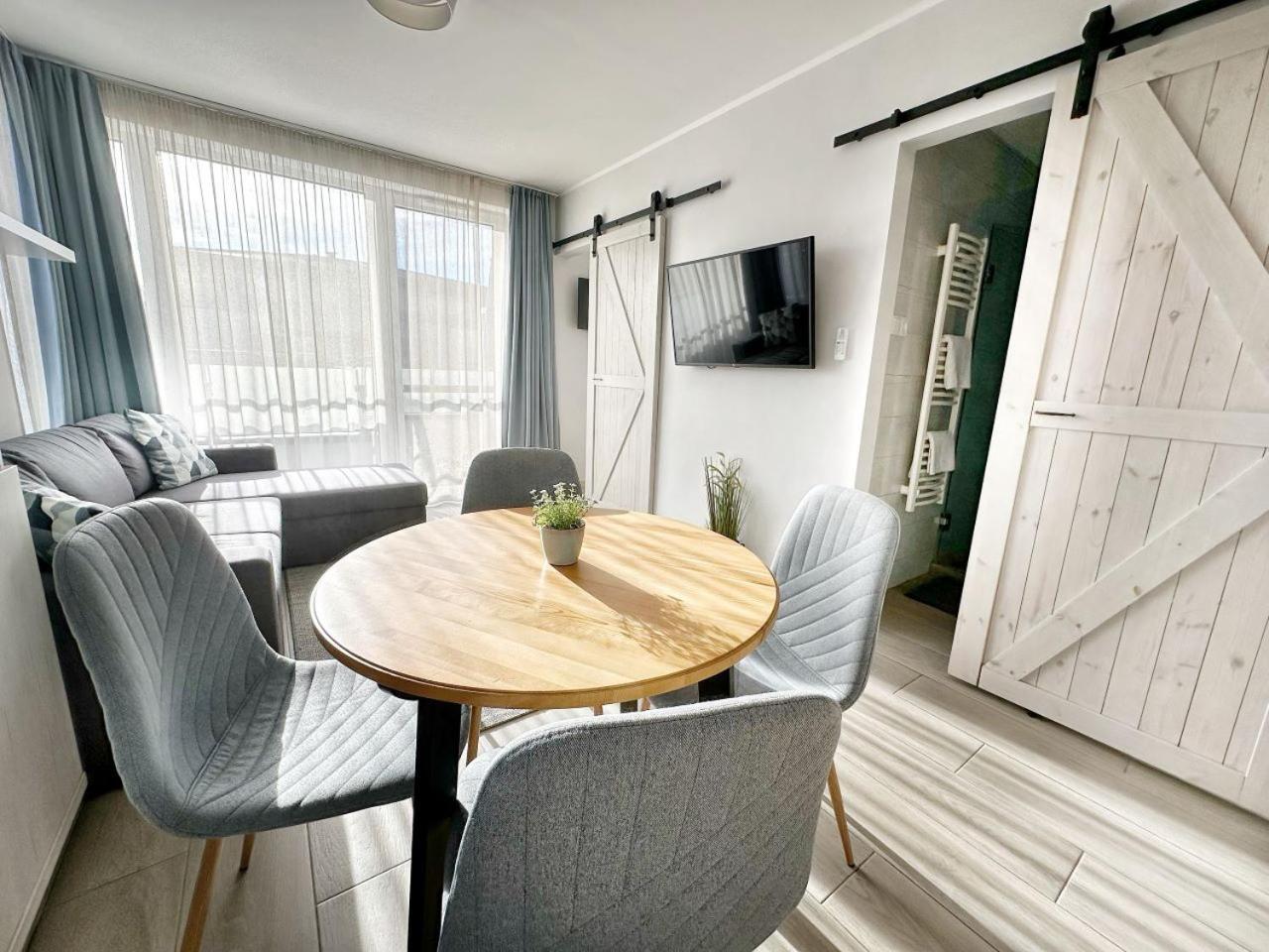Marina Apartment By Dora Keszthely Exterior foto