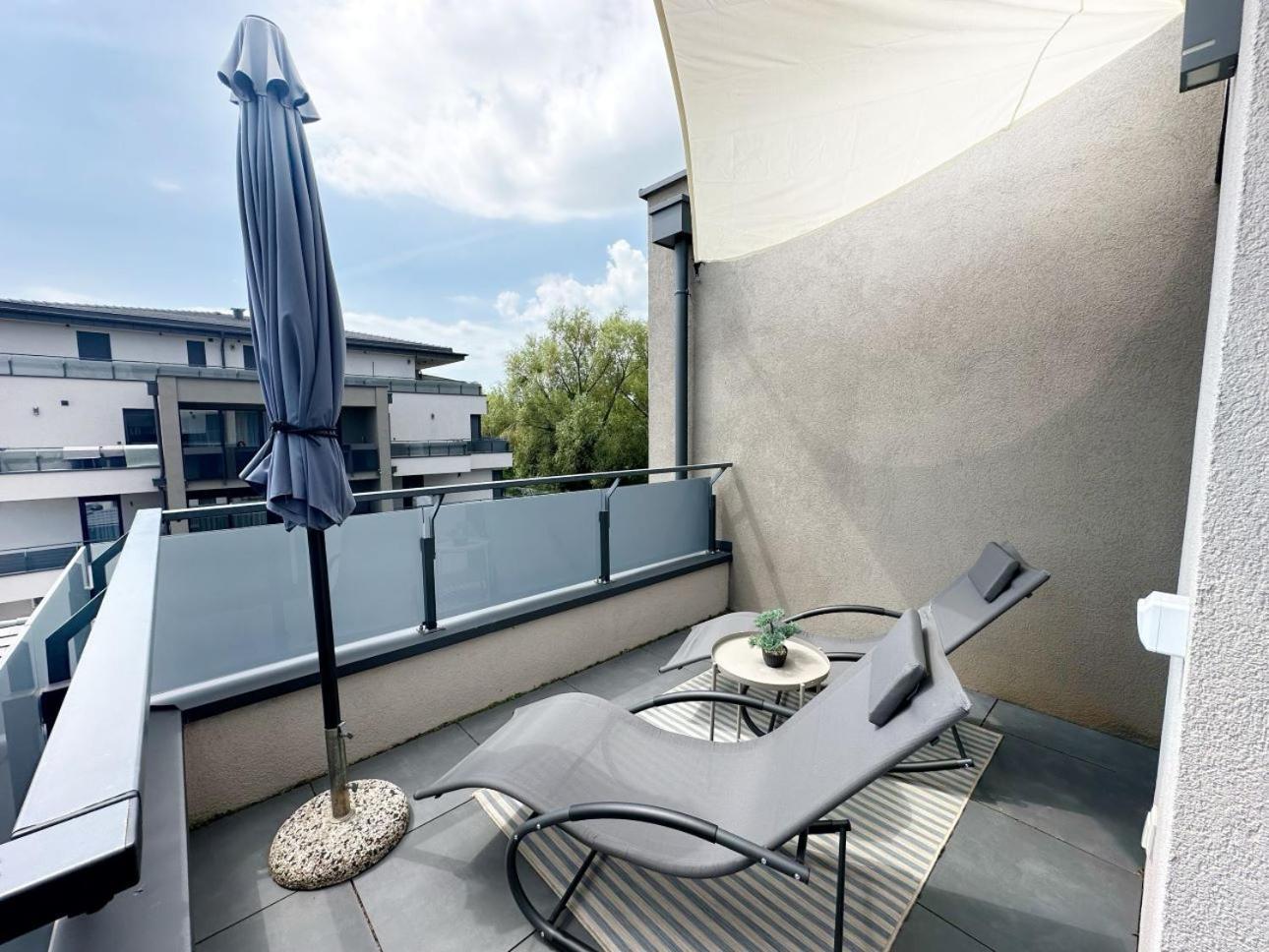 Marina Apartment By Dora Keszthely Exterior foto